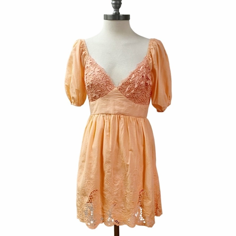 NWOT Boho Coachella Festival Indikah Amore Mini Dress Medium Peach Crochet Lace